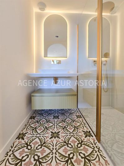 Image No.22-6 Bed House for sale