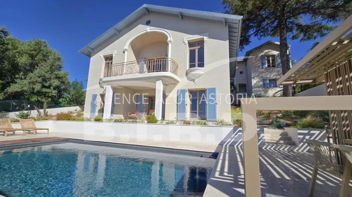 Image No.4-6 Bed House for sale