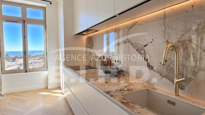 Image No.7-6 Bed House for sale