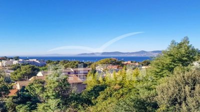 6 Bed House for sale