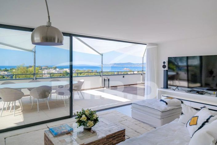 Image No.2-6 Bed House for sale