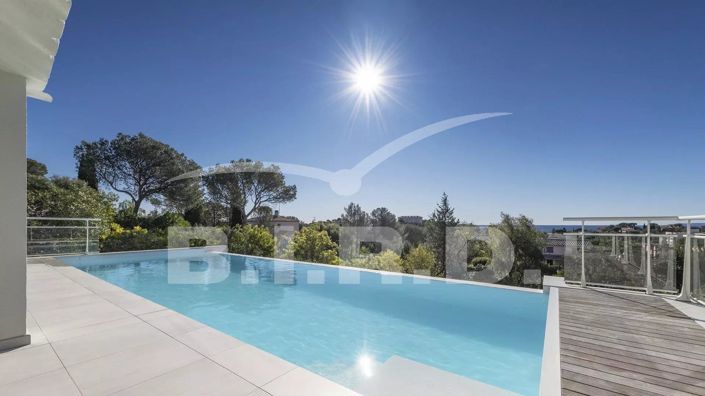 Image No.4-6 Bed House for sale