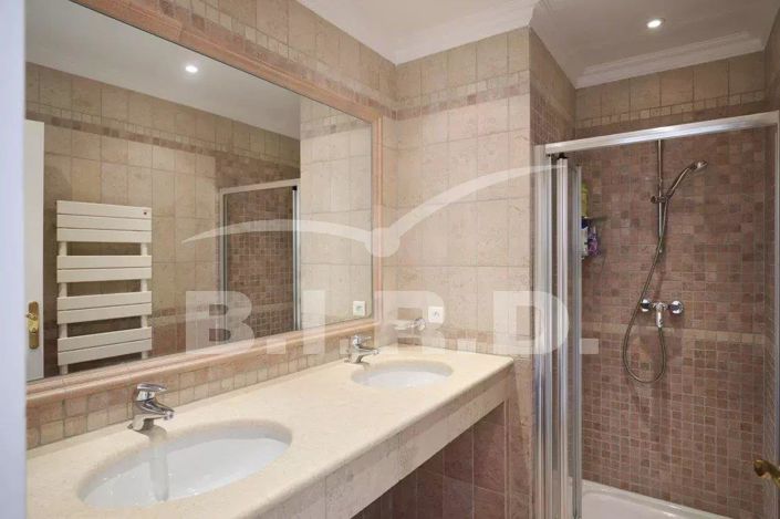 Image No.11-5 Bed House for sale