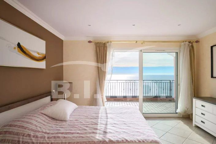 Image No.12-5 Bed House for sale