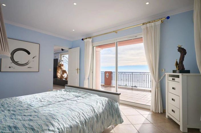 Image No.14-5 Bed House for sale