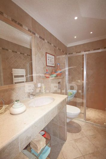 Image No.16-5 Bed House for sale