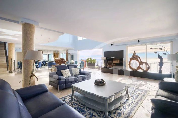 Image No.6-5 Bed House for sale