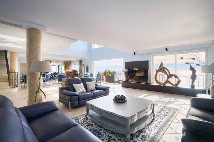 Image No.6-5 Bed House for sale