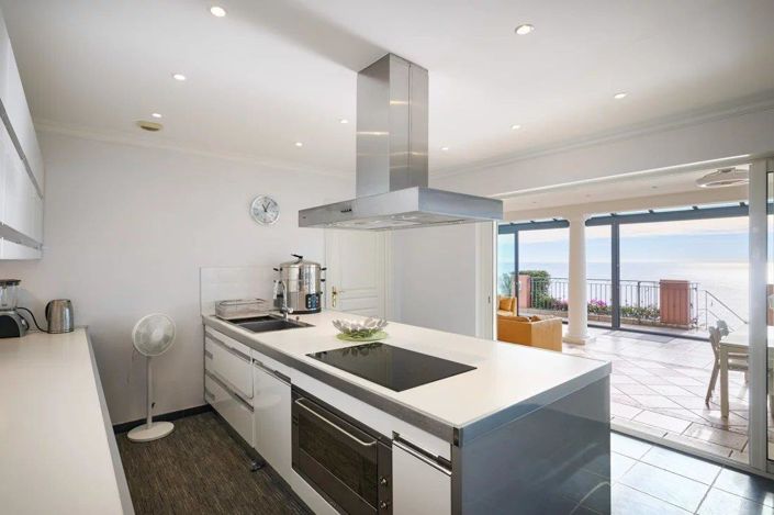 Image No.8-5 Bed House for sale