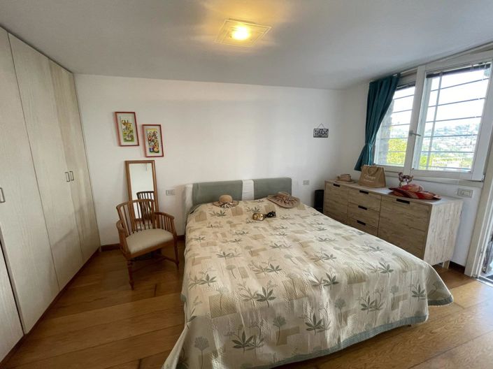 Image No.14-4 Bed House for sale