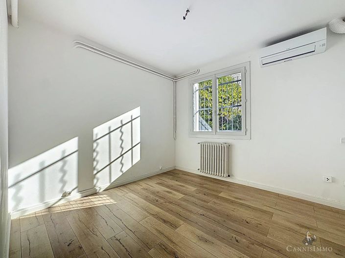 Image No.12-4 Bed House for sale