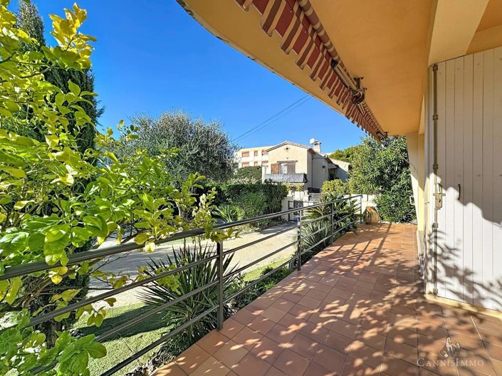 Image No.6-4 Bed House for sale