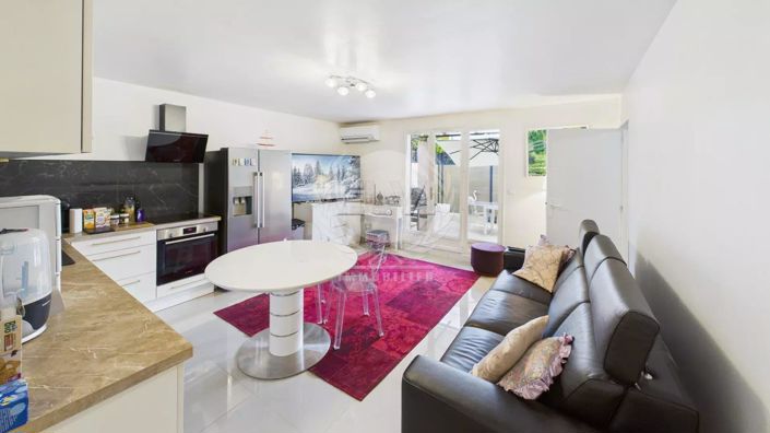 Image No.2-3 Bed House for sale