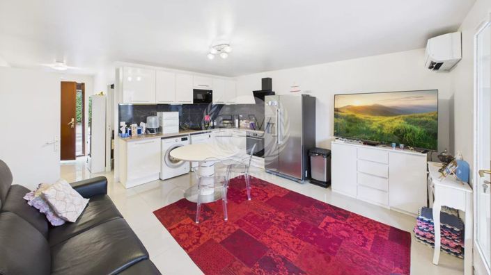 Image No.3-3 Bed House for sale