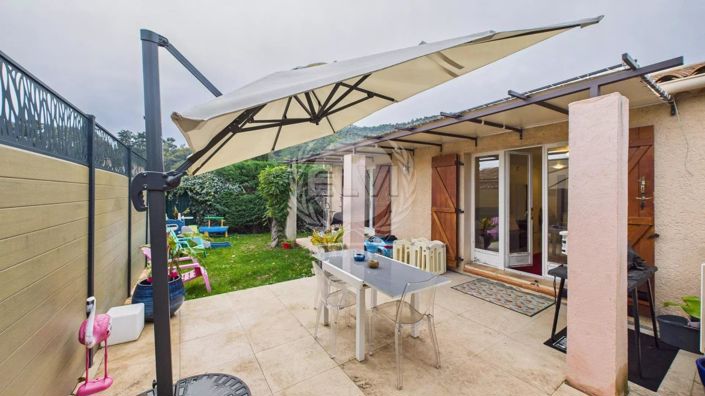 Image No.8-3 Bed House for sale