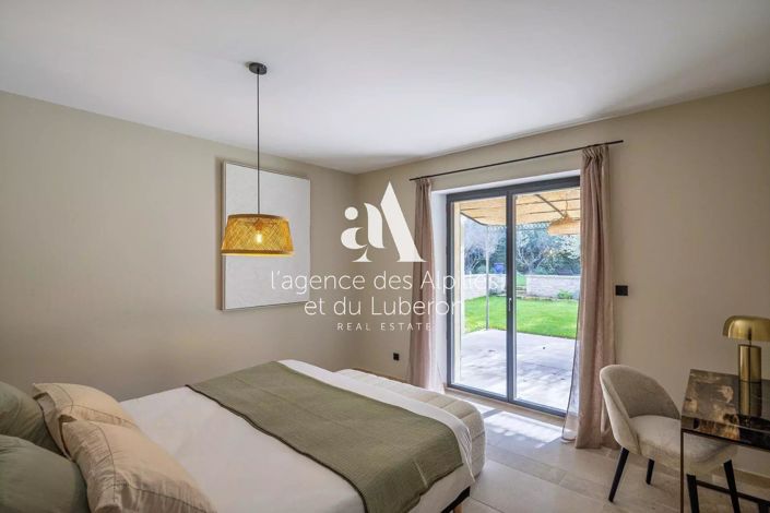 Image No.12-6 Bed House for sale