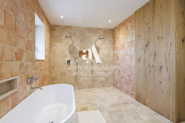 Image No.14-6 Bed House for sale