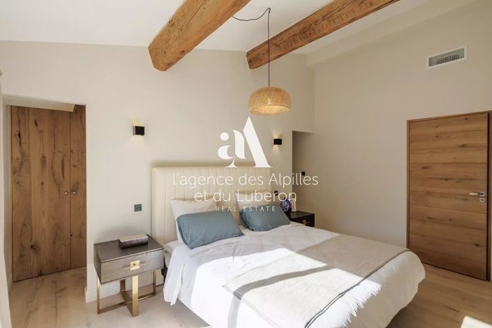 Image No.17-6 Bed House for sale