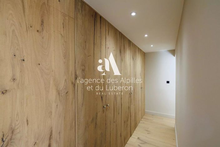 Image No.18-6 Bed House for sale