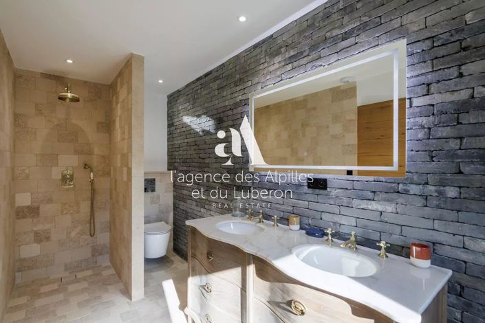 Image No.20-6 Bed House for sale