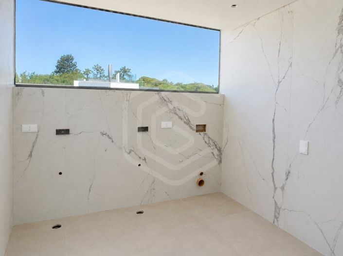 Image No.13-4 Bed House for sale