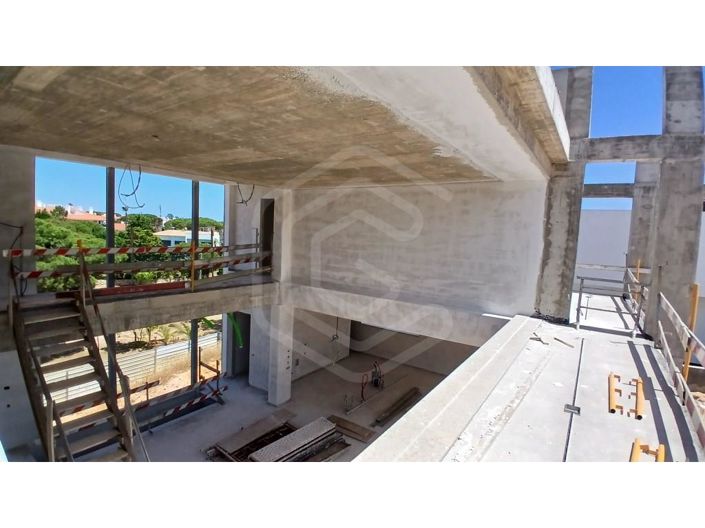 Image No.15-4 Bed House for sale