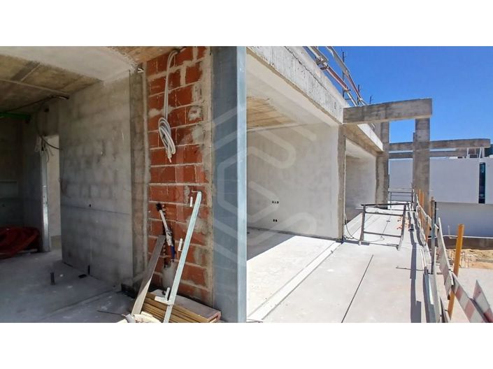 Image No.16-4 Bed House for sale