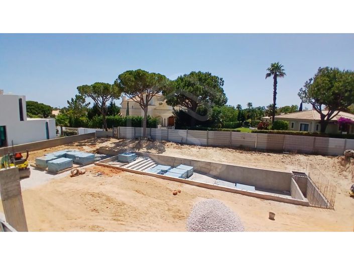 Image No.17-4 Bed House for sale