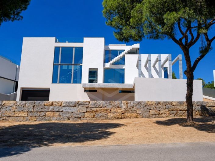 Image No.2-4 Bed House for sale