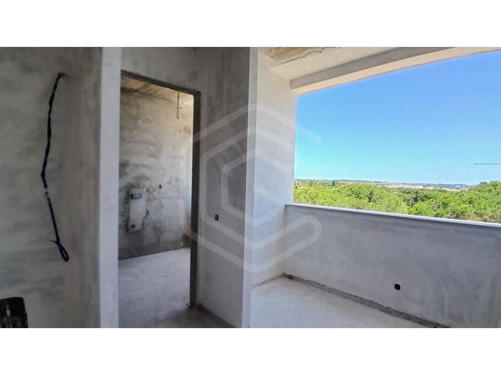 Image No.20-4 Bed House for sale