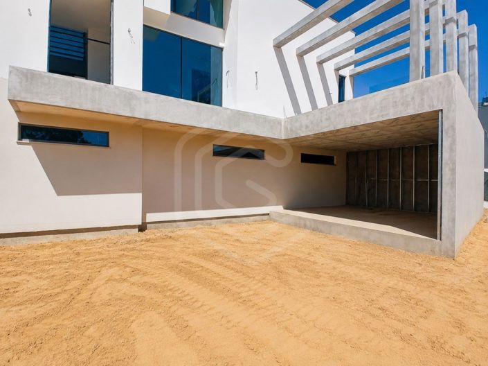 Image No.7-4 Bed House for sale