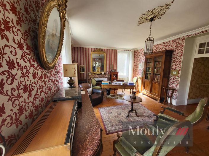 Image No.5-9 Bed House for sale