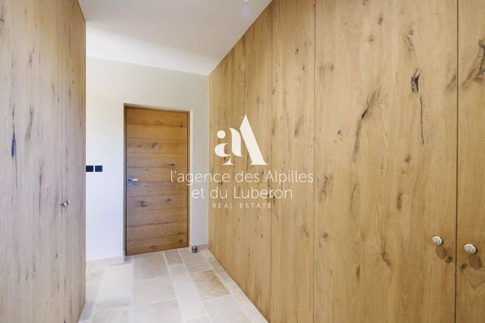 Image No.13-6 Bed House for sale