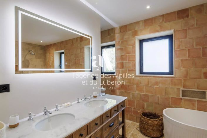 Image No.15-6 Bed House for sale