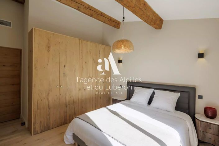 Image No.26-6 Bed House for sale