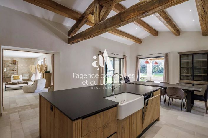 Image No.8-6 Bed House for sale