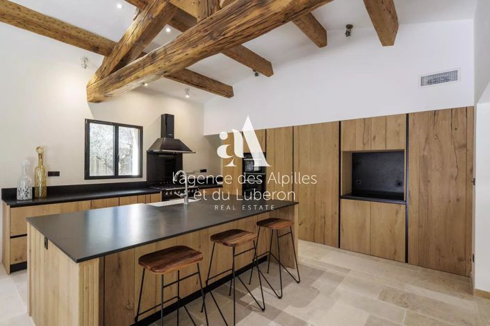 Image No.9-6 Bed House for sale