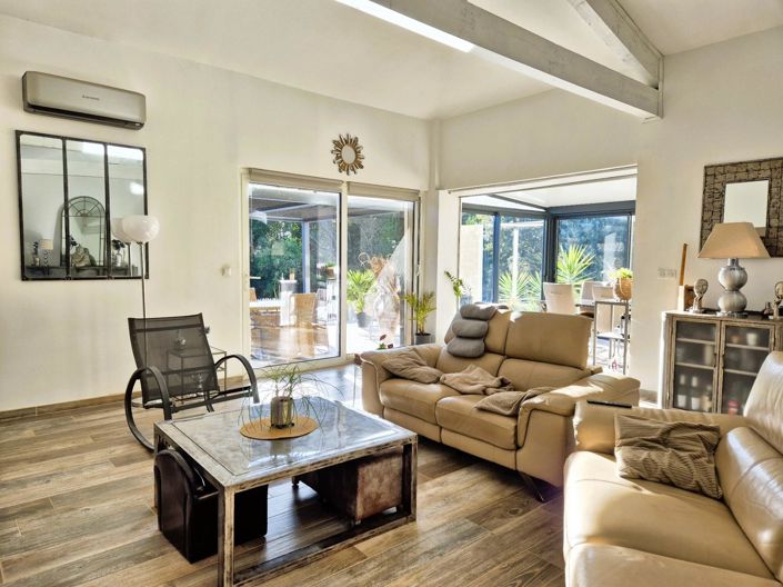 Image No.2-4 Bed House for sale