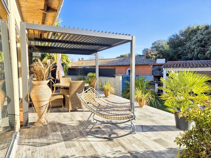 Image No.20-4 Bed House for sale