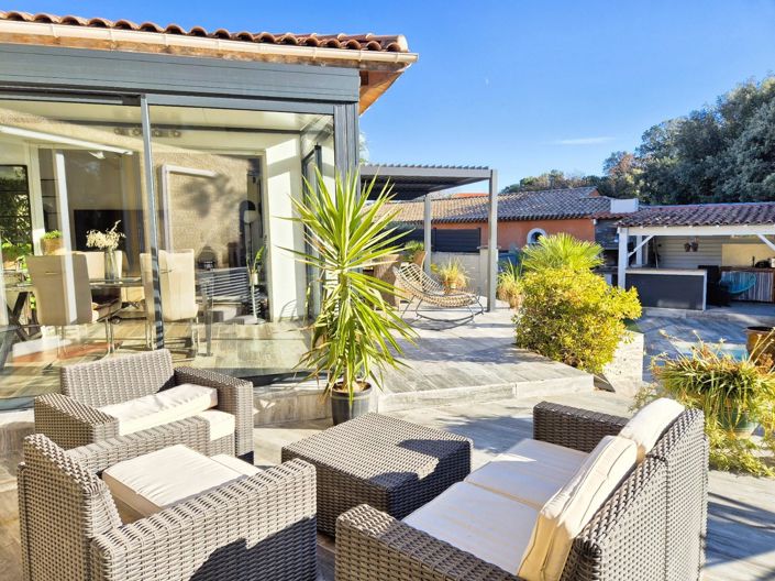 Image No.21-4 Bed House for sale