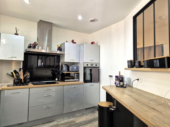 Image No.7-4 Bed House for sale