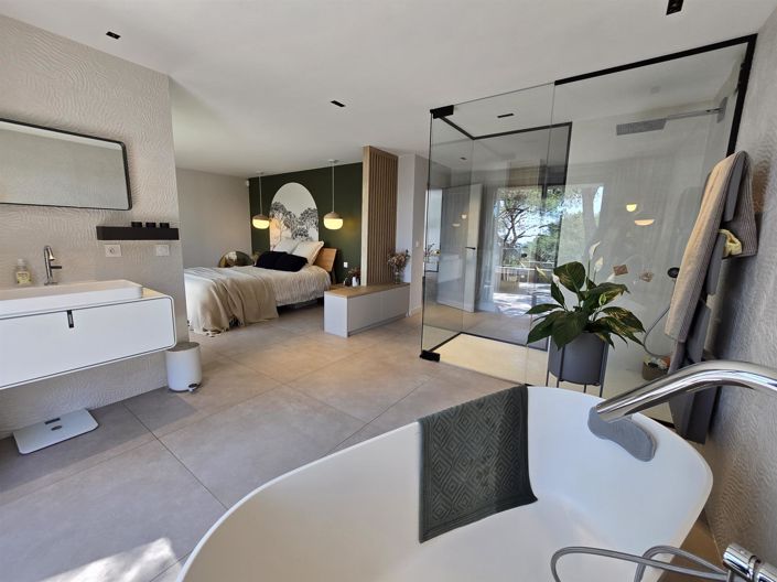 Image No.14-5 Bed House for sale