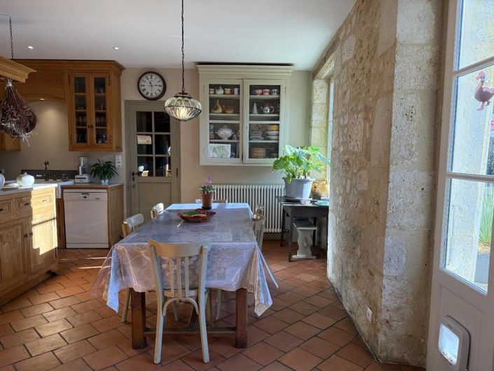 Image No.11-11 Bed House for sale