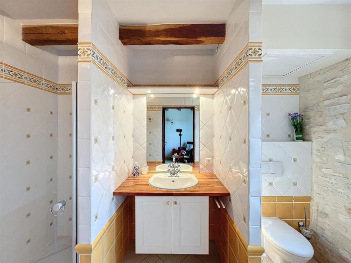 Image No.10-8 Bed House for sale