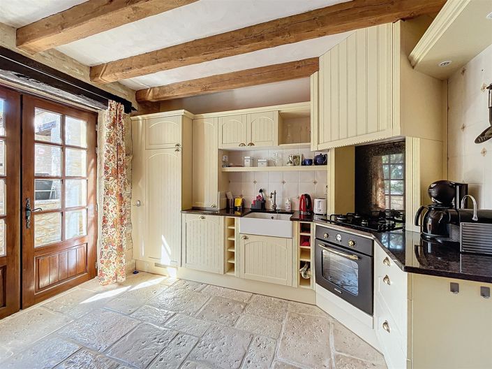 Image No.15-8 Bed House for sale