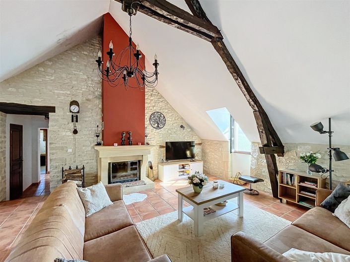 Image No.7-8 Bed House for sale