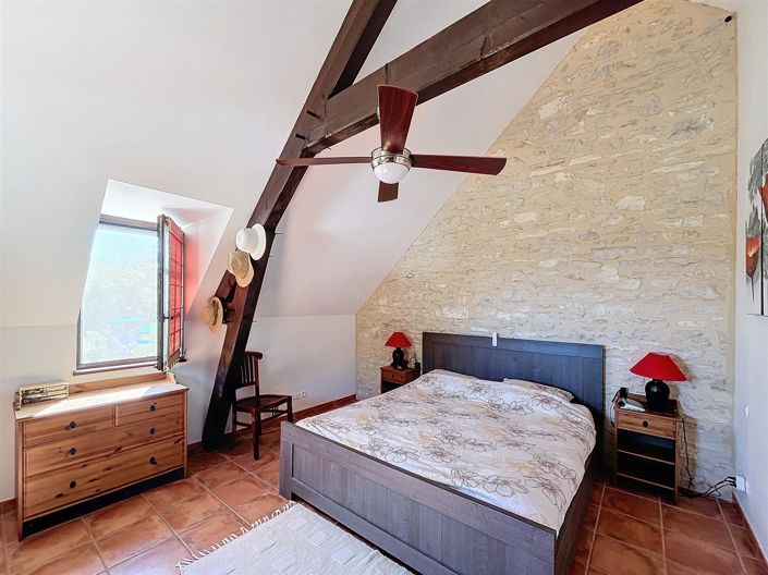 Image No.9-8 Bed House for sale