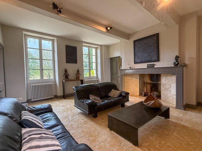 Image No.6-5 Bed House for sale