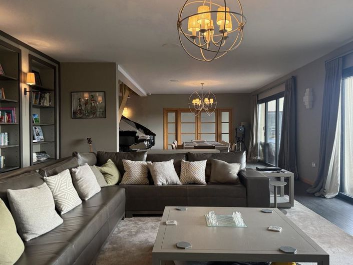 Image No.6-5 Bed House for sale