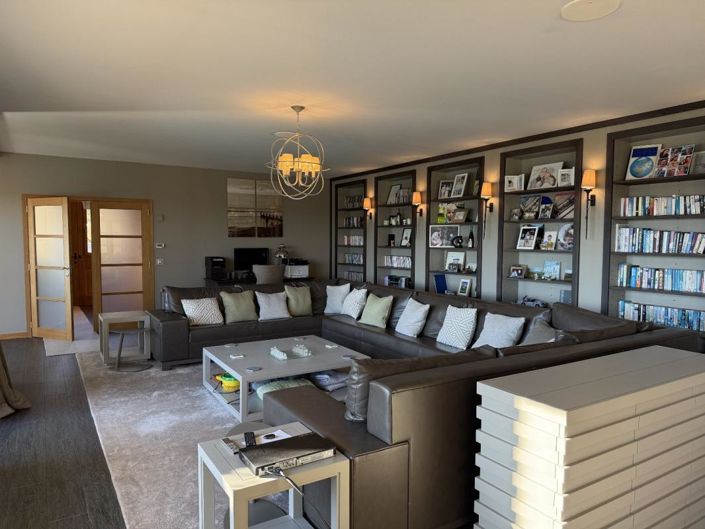 Image No.7-5 Bed House for sale